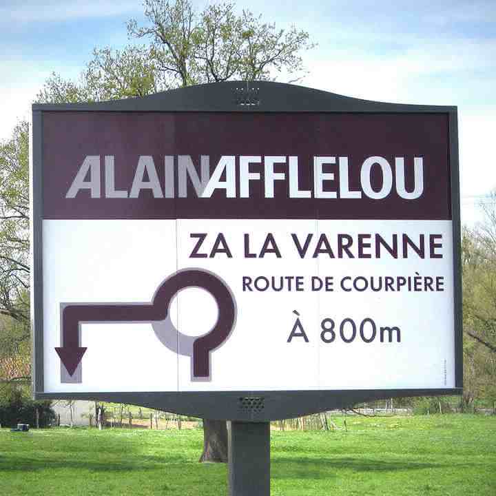 Single-post sign 4 m²