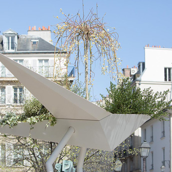 Mobilier urbain jardinière suspendue