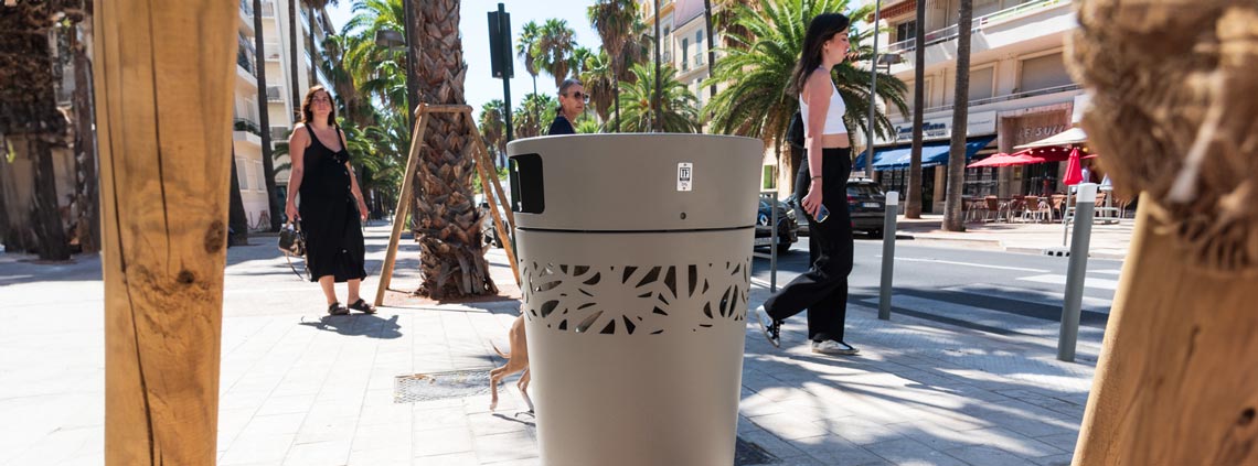 Corbeilles de propreté pour les espaces extérieurs