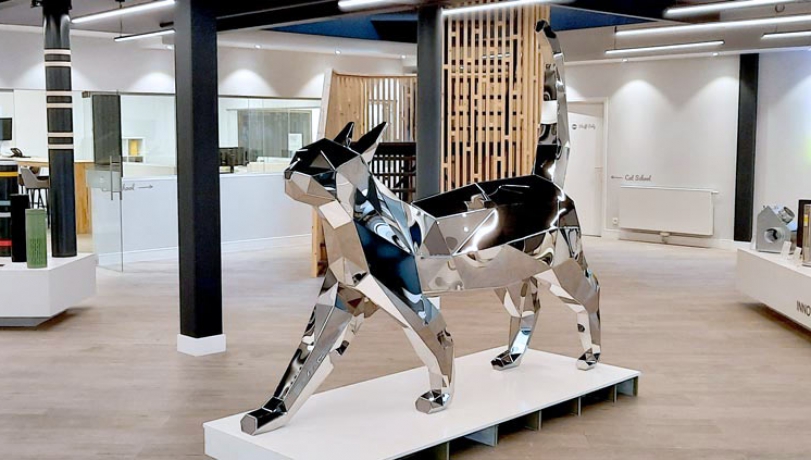 TF donne vie à une sculpture inox poli miroir
